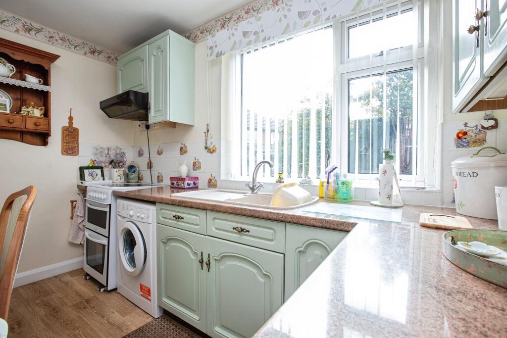House in Bolsover, Tibshelf - More