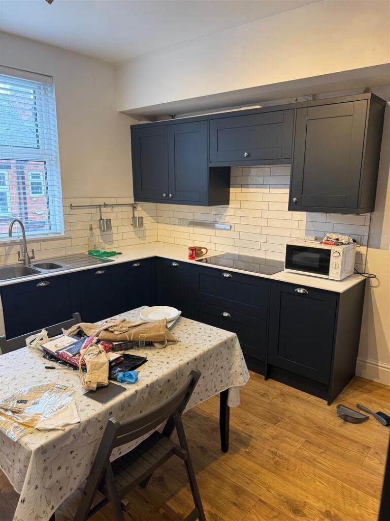 House in Leeds - View 2