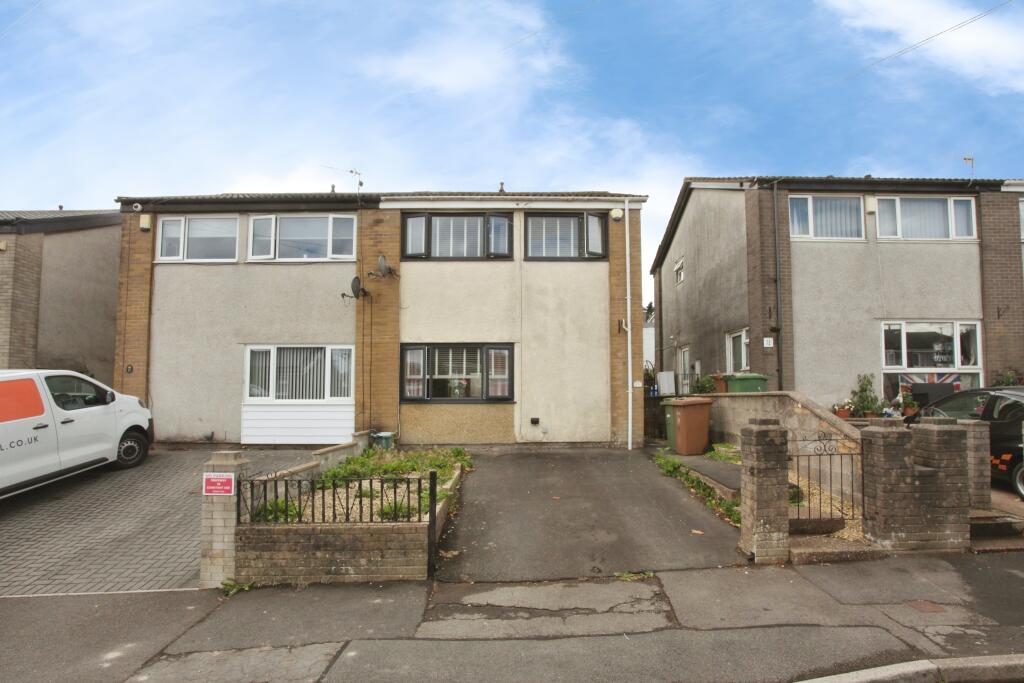 House in Hengoed, Tredomen, Gelligaer - View 5