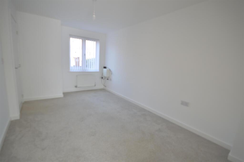 Yates Close, Weldon, - View 5