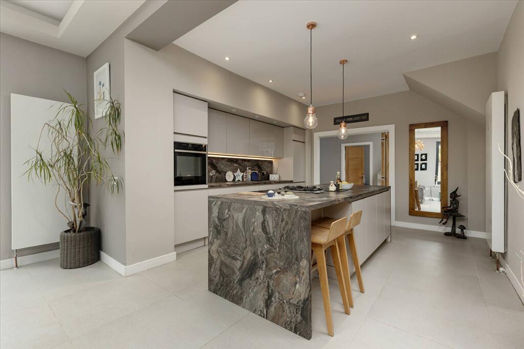 House in Edinburgh - View 5
