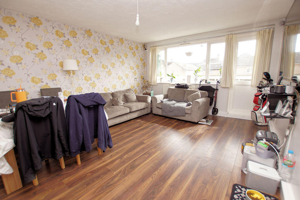 Apartment in Gosport, Hampshire - View 2