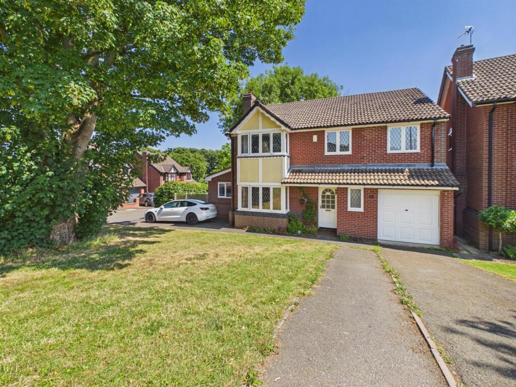 4-bed detached on Knowl Avenue, Belper, £495,000
