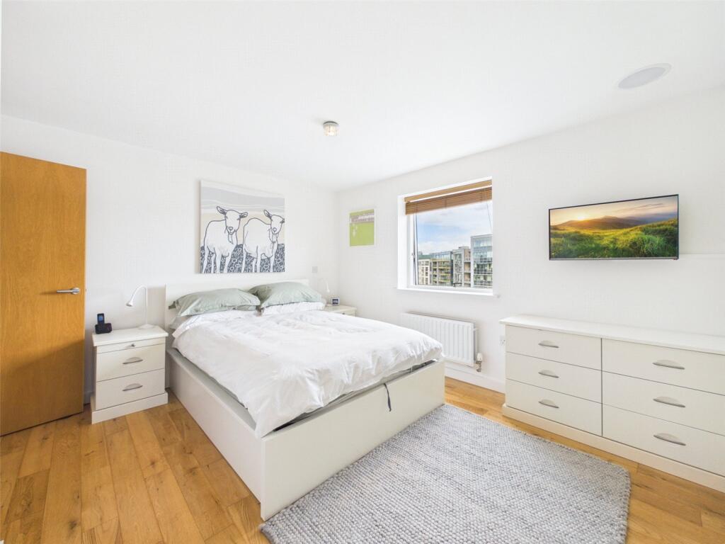 Apartment in Plymouth - More