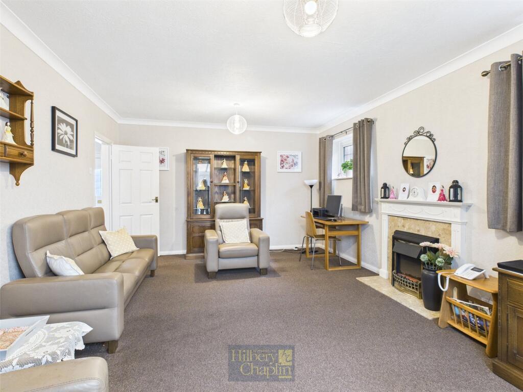 Burses Way, Hutton, Brentwood, Essex, CM13 photo 3