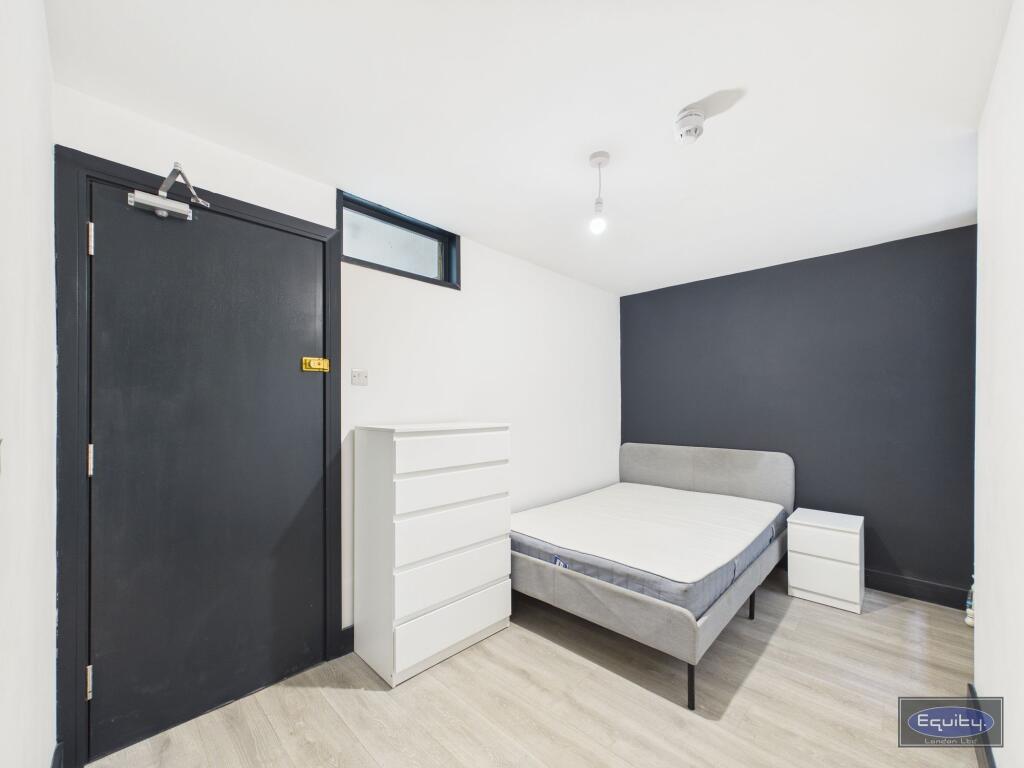 Main image of property: Scotts Terrace, Room 4, ME4