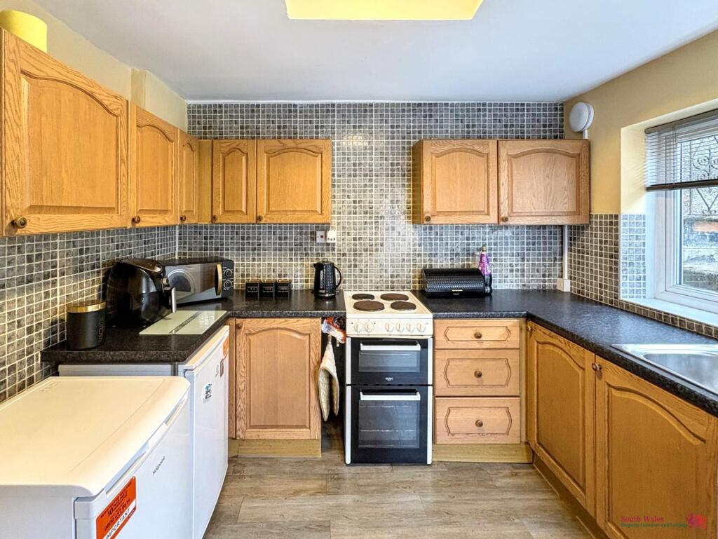 House in Cardiff, Tylorstown - More