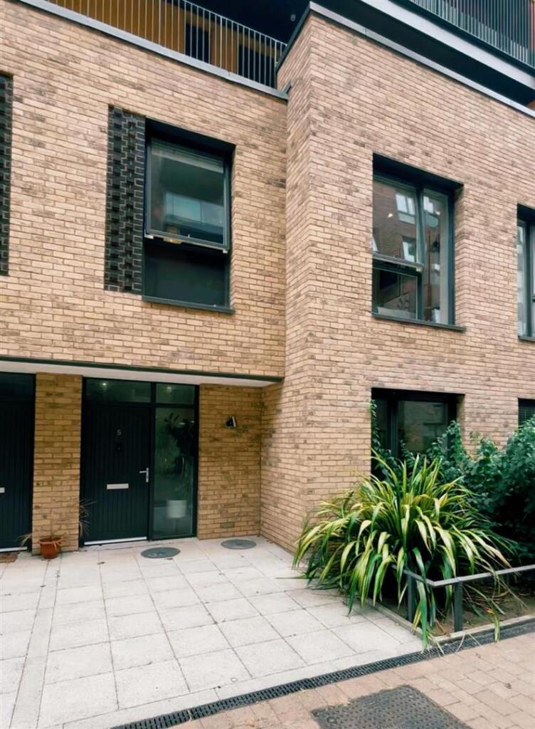 Apartment in London, Clifton Estate, Peckham - View 3
