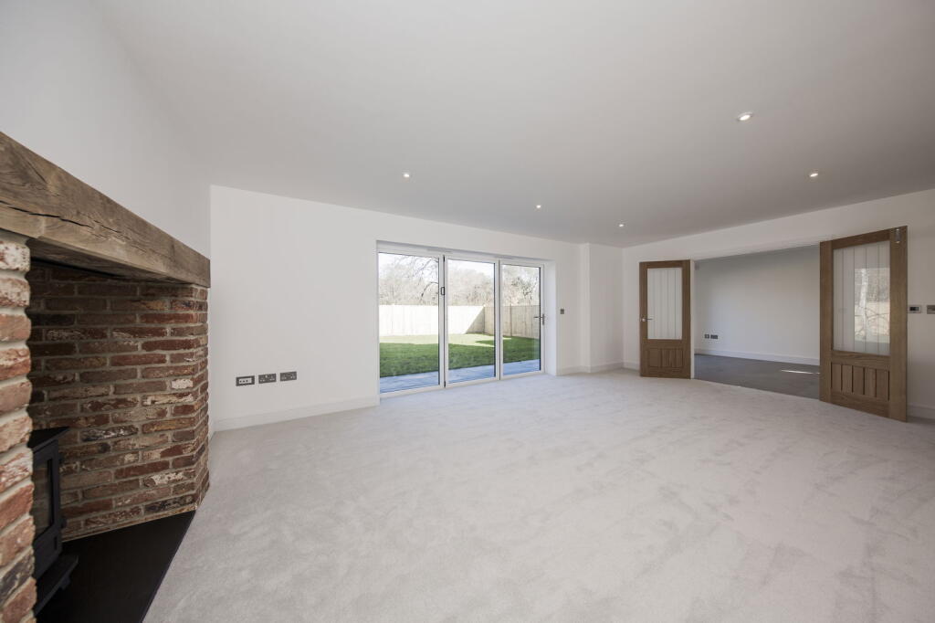 Walshes Road, Crowborough photo 3