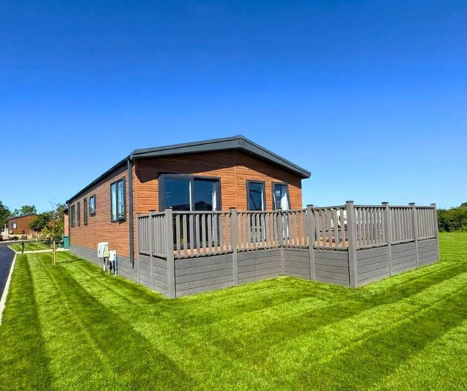 Main image of property: Two Bed Victory Parkview, Oakwood Retreat Country Park, Newton On Derwent, York, North Yorkshire, YO41 4DD