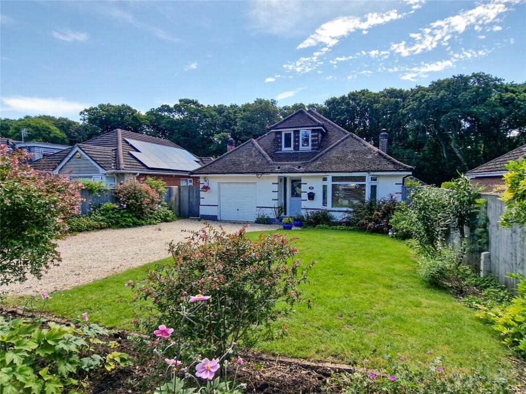 4-bed bungalow on Elphinstone Road, Highcliffe, Christchurch, Dorset, BH23, £695,000