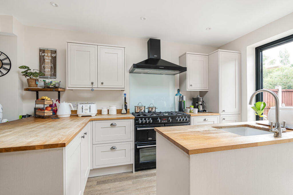House in Twickenham - View 3