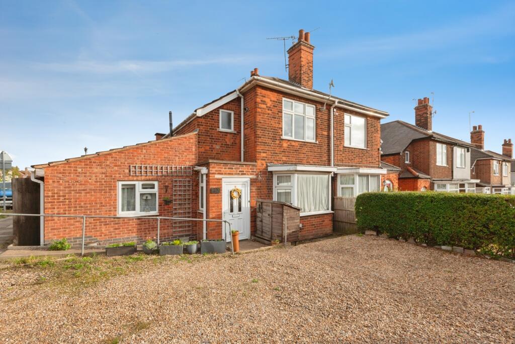 4-bed semi-detached on Humberstone Lane, Leicester, Leicestershire, LE4, £325,000