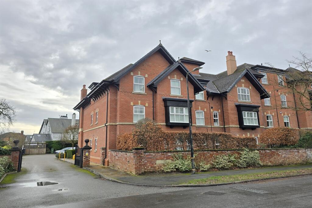 Main image of property: Timperley, Altrincham