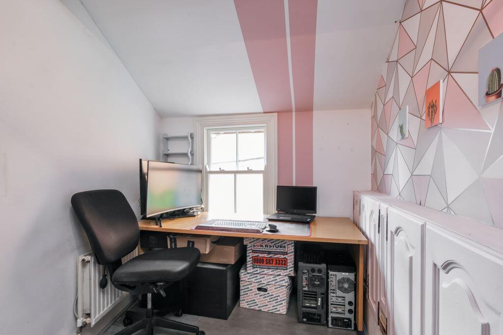 House in Newport Pagnell, City of Milton Keynes - More