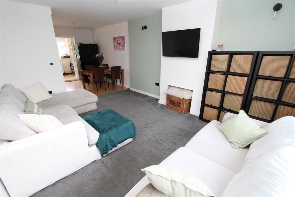 House in Bradford, West Yorkshire - View 5