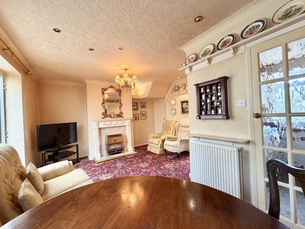 House in Leeds, Barwick in Elmet and Scholes - View 3