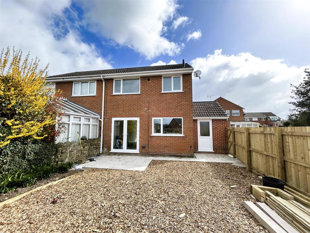 St. Johns Drive, Kilburn, Belper photo 4
