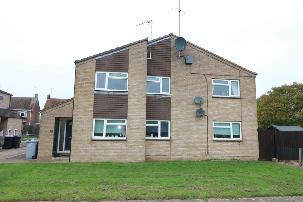 2-bed flat on Wellington Way, Market Deeping, PE6, £115,000
