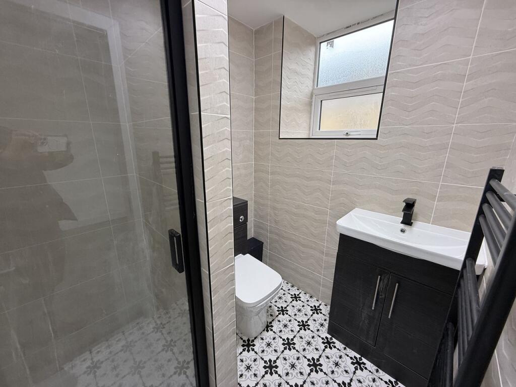 Apartment in Calderdale, West Yorkshire - View 5