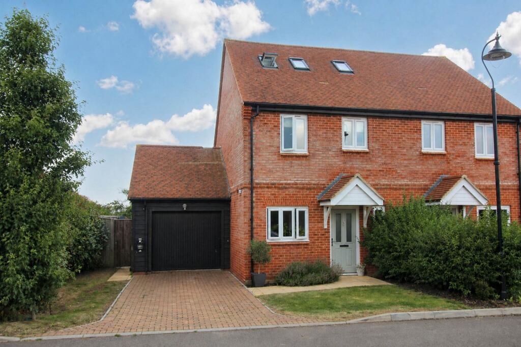 Main image of property: Fairfield Close, Haddenham