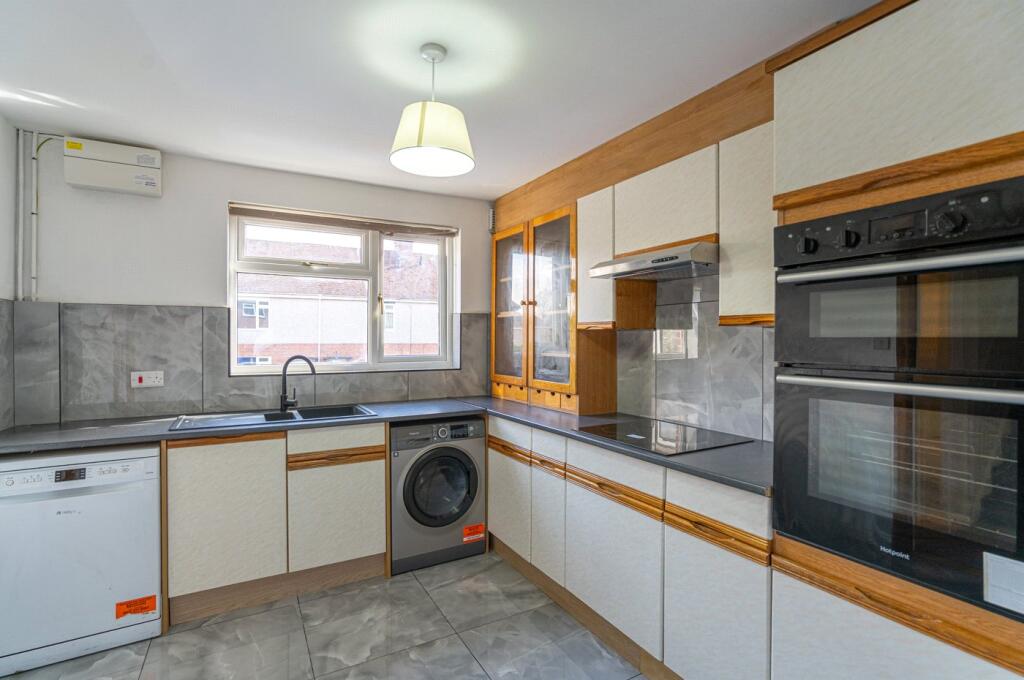 Lyttelton Road, Warwick, Warwickshire, CV34 photo 3