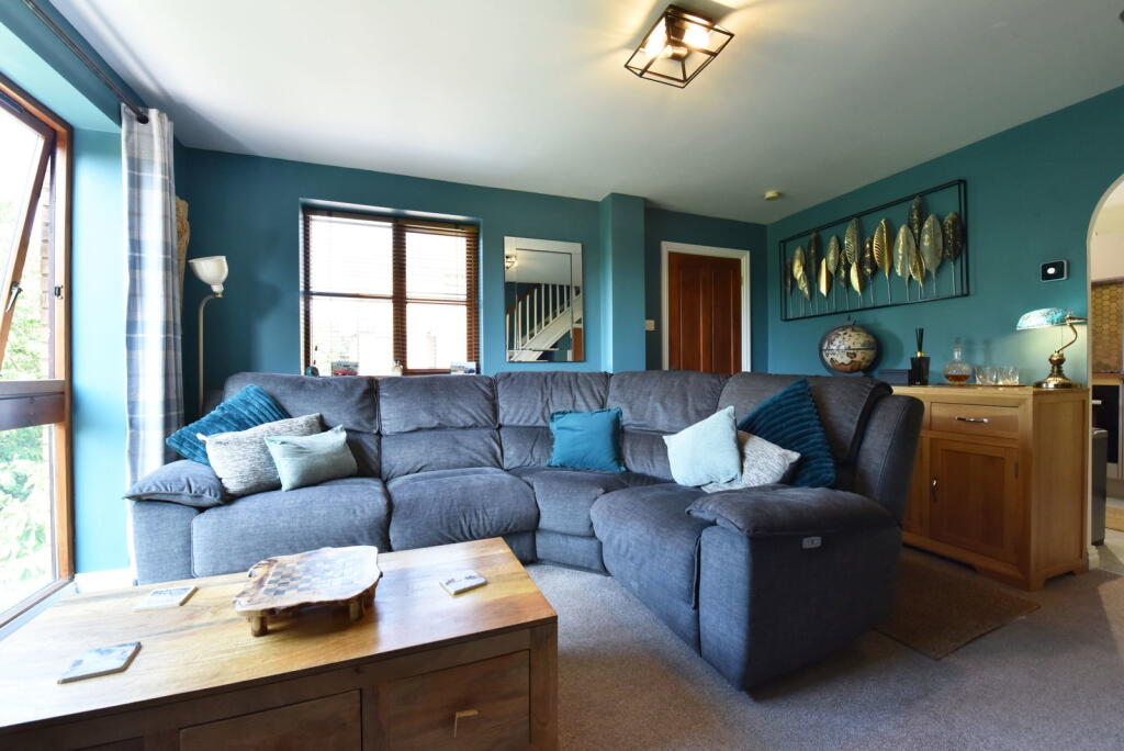 Apartment in Kingswinford, Hawbush - View 3