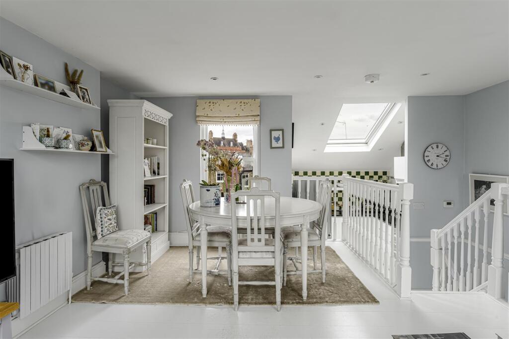 Apartment in London - View 5