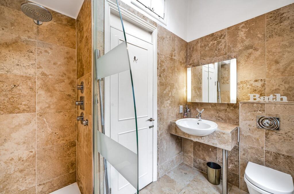 Apartment in London - View 5