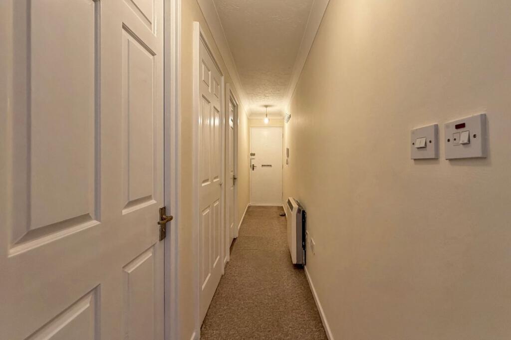 Apartment in Gillingham, Parkwood - More