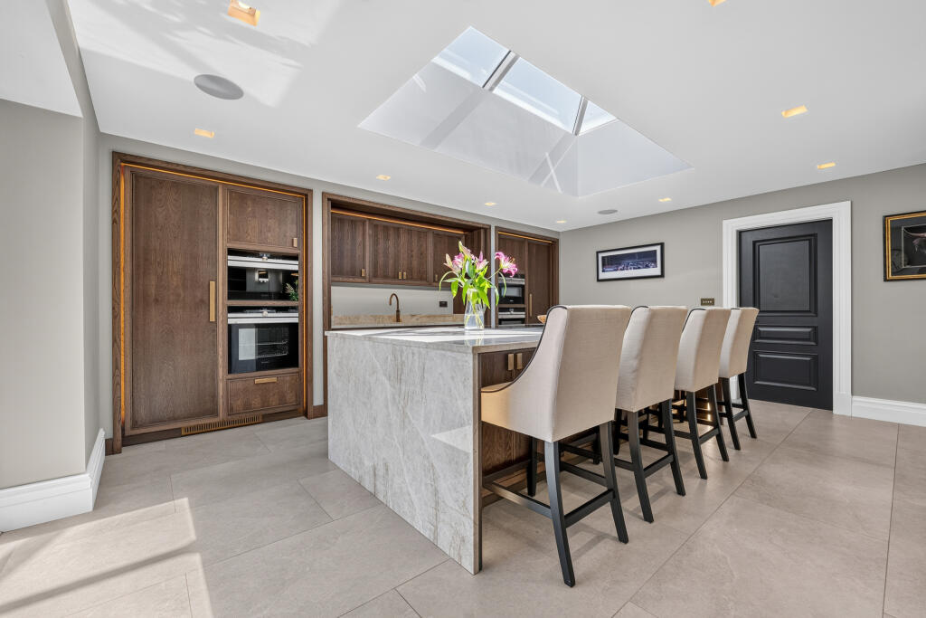 House in South Kesteven, Long Bennington - View 3