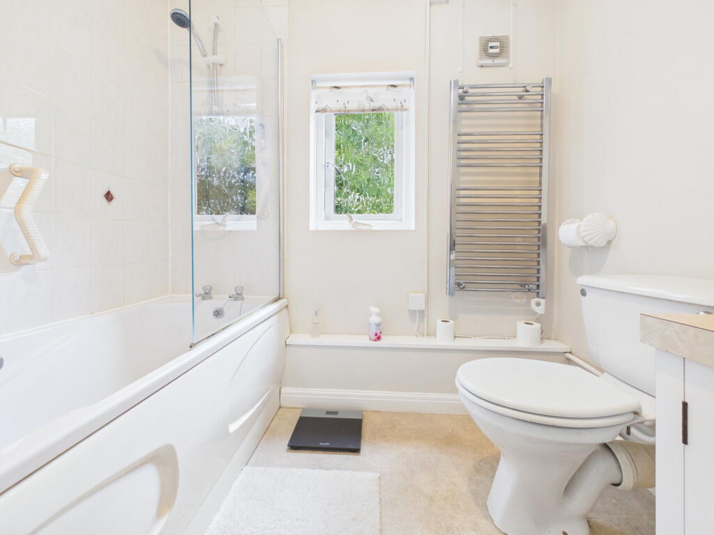 Apartment in Swindon, Calne - View 5