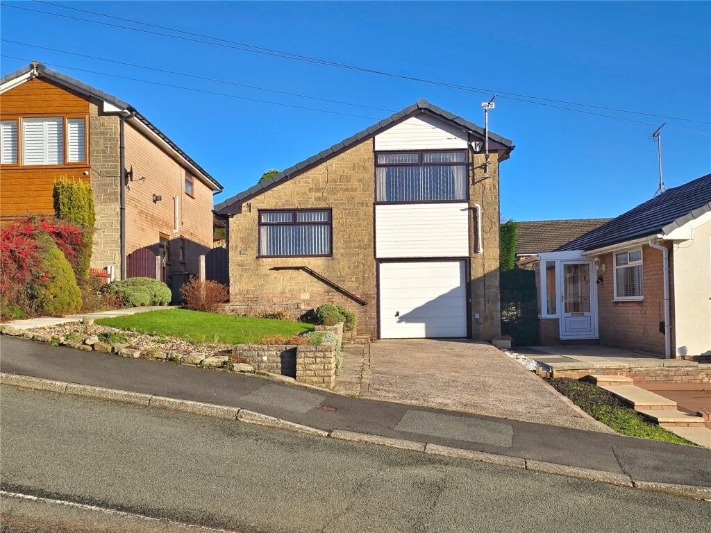 3-bed detached on Fernhill Close, Stacksteads, Bacup, OL13, £250,000
