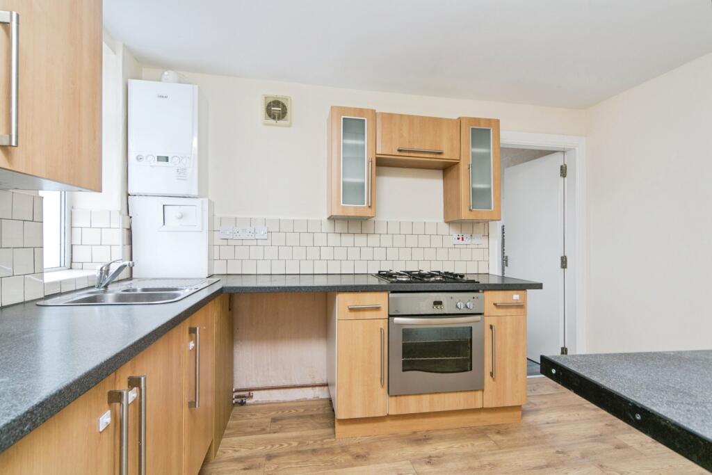 Station Road, Old Colwyn, Conwy, LL29 photo 3