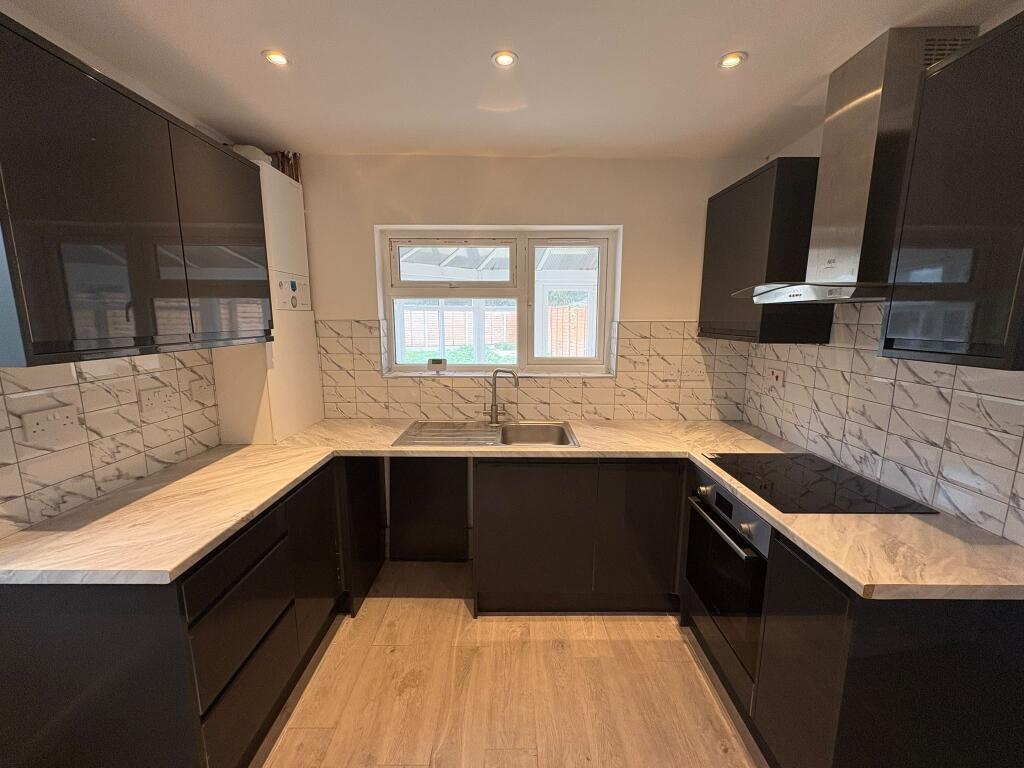 House in Doncaster, South Yorkshire - View 4