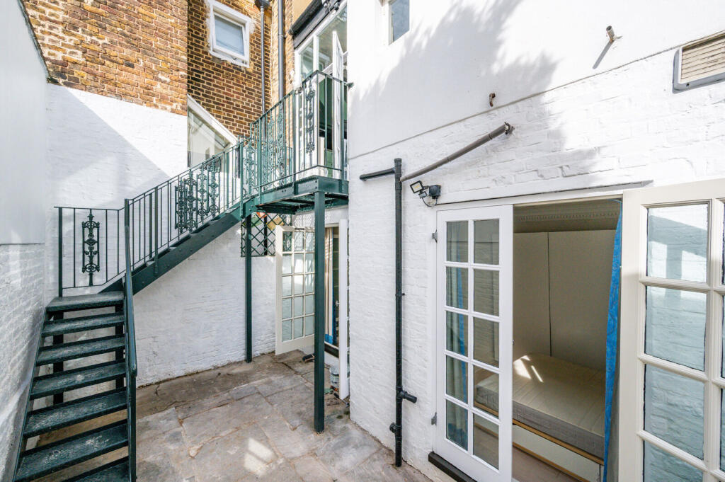 Apartment in London - View 5