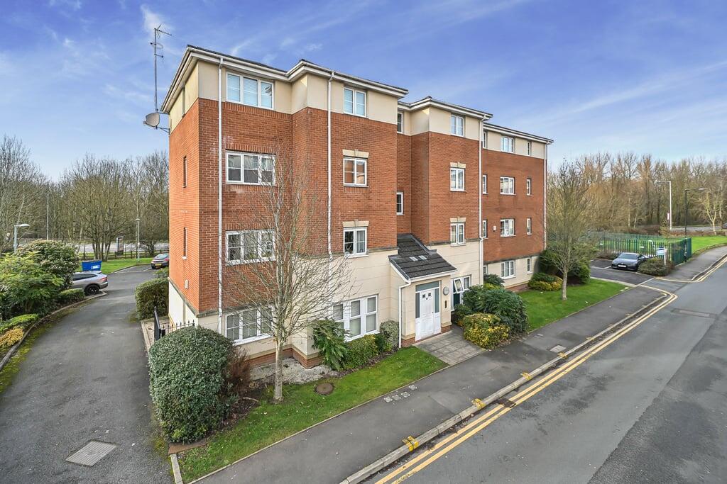 3 Ledgard Avenue, Leigh, WN7 photo 2