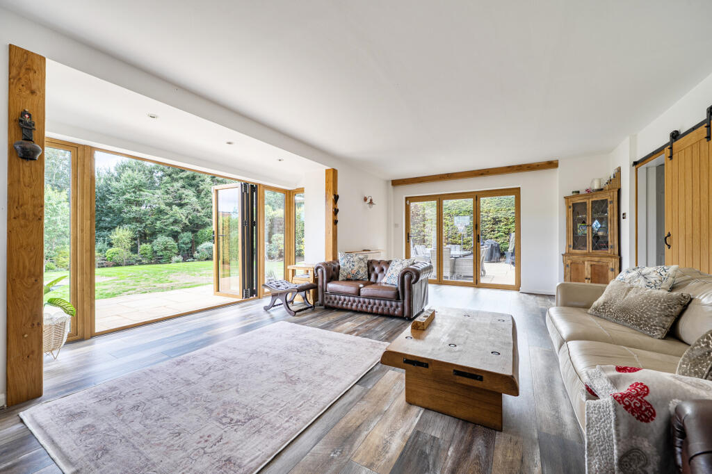 House in Tandridge, Church Town, Godstone - View 2