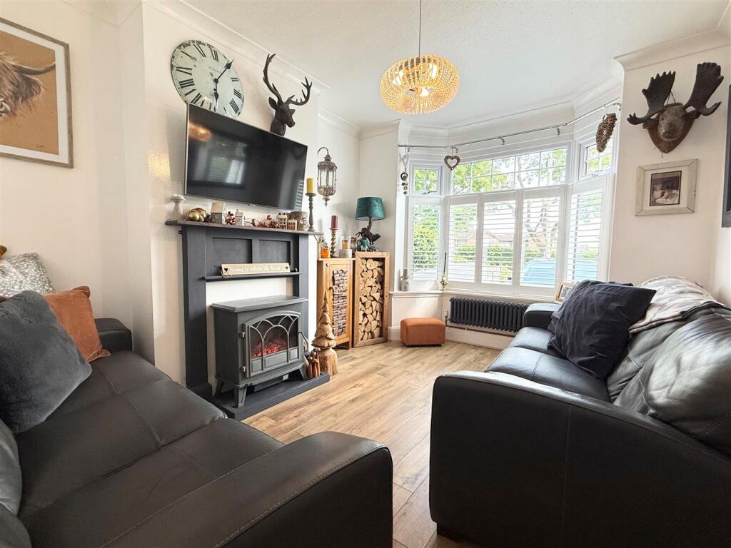 House in Dudley, Howley Grange - More