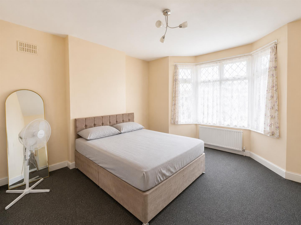 House in London - View 5