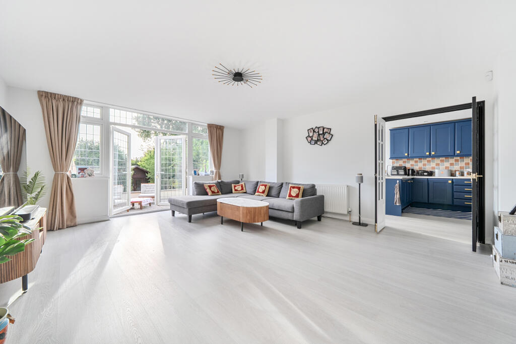 House in Watford - View 3