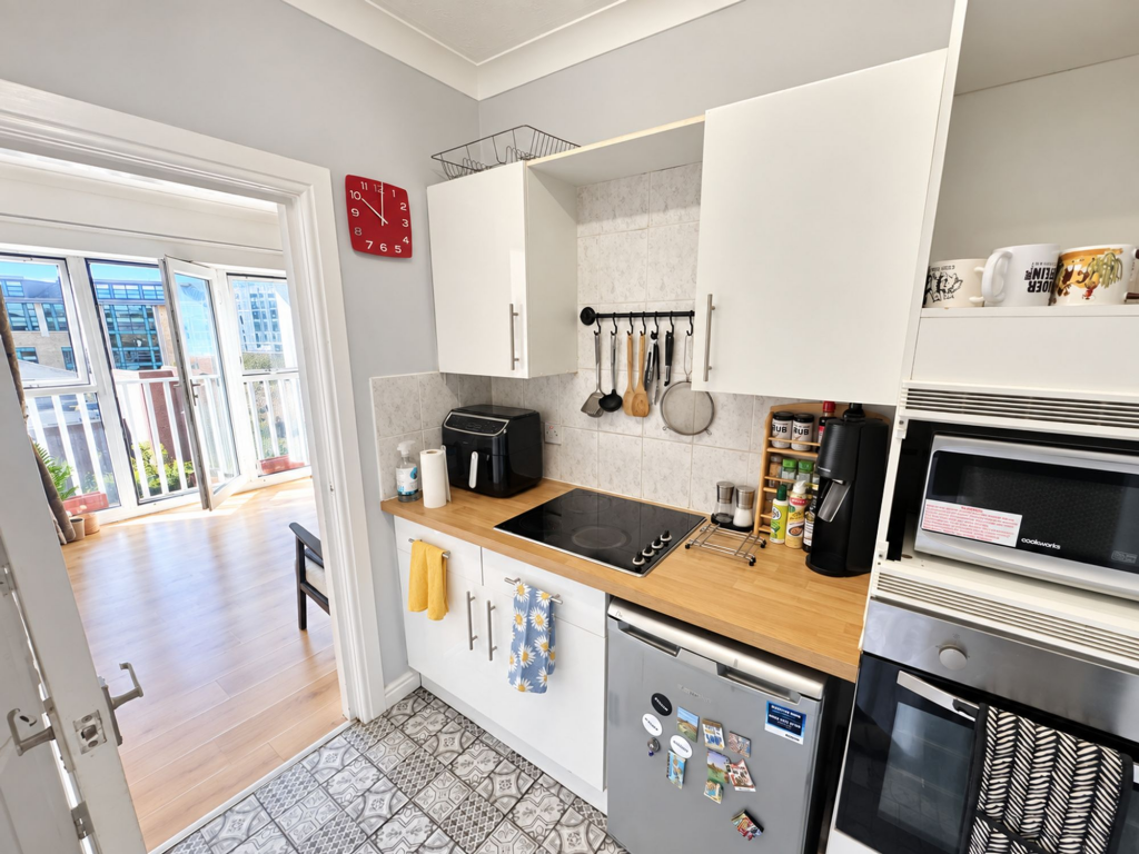 Apartment in Newcastle upon Tyne - View 3