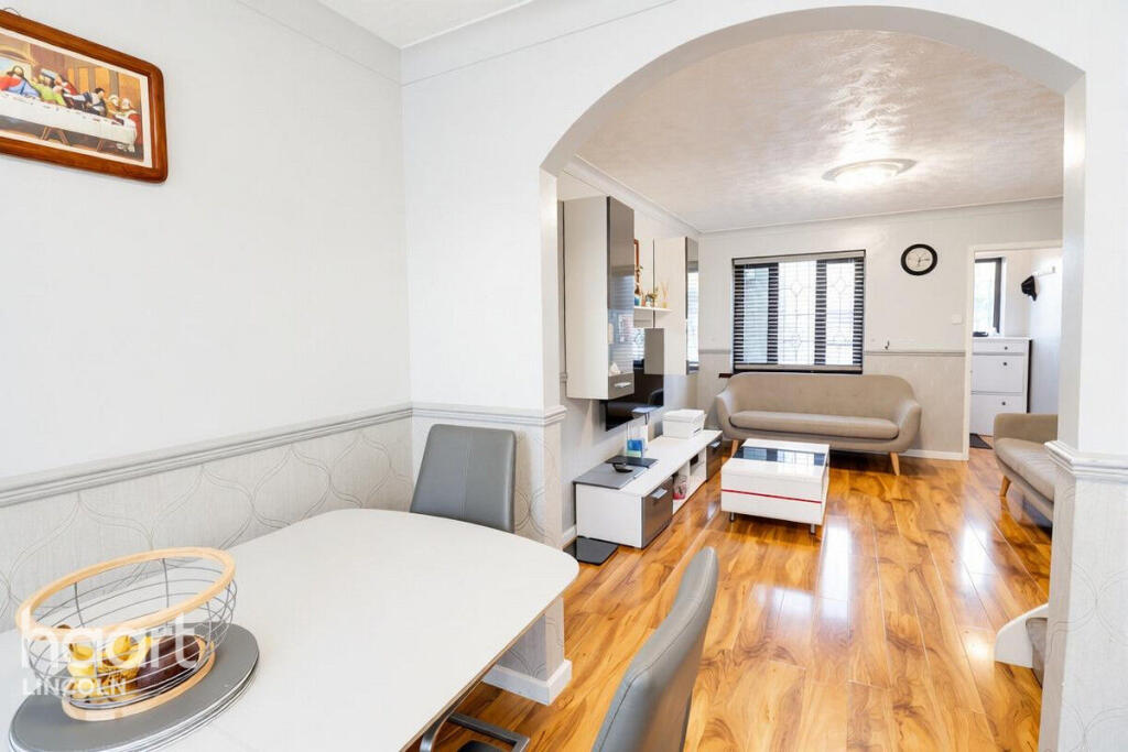 Lilford Road, Glebe Park photo 5