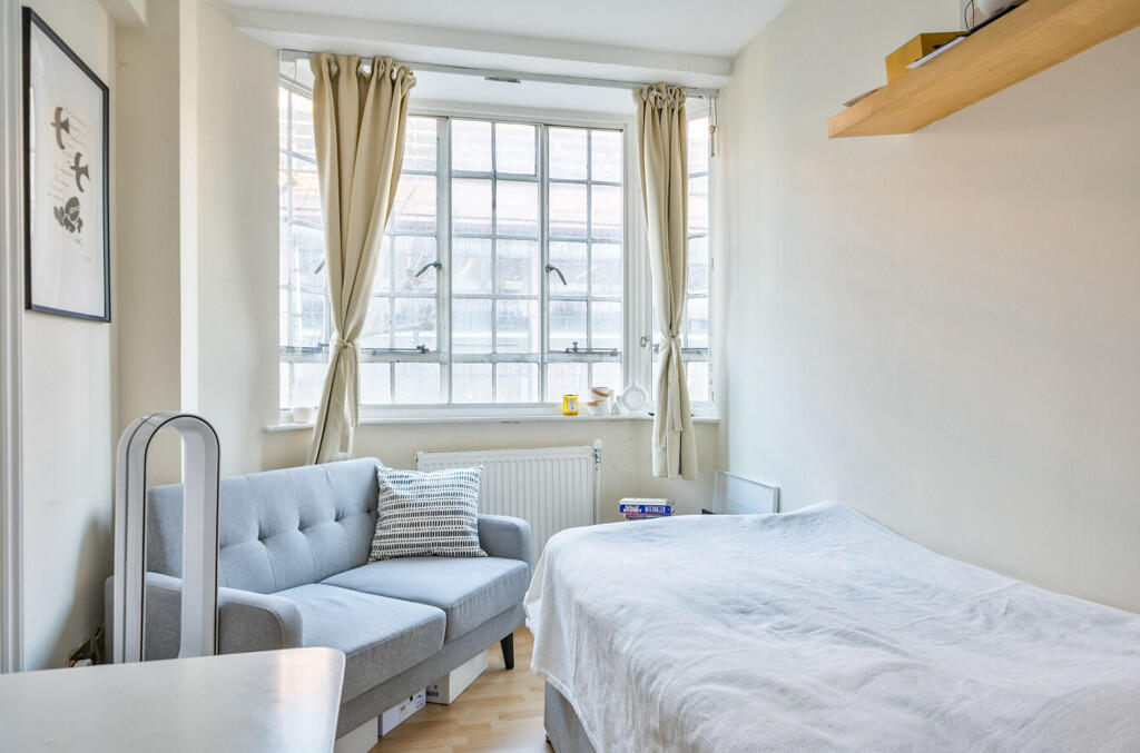 Studio flat for rent