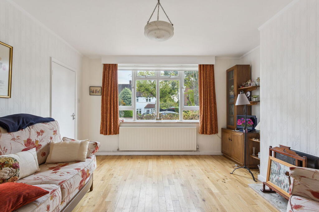 Evelyn Drive, Pinner HA5 photo 4