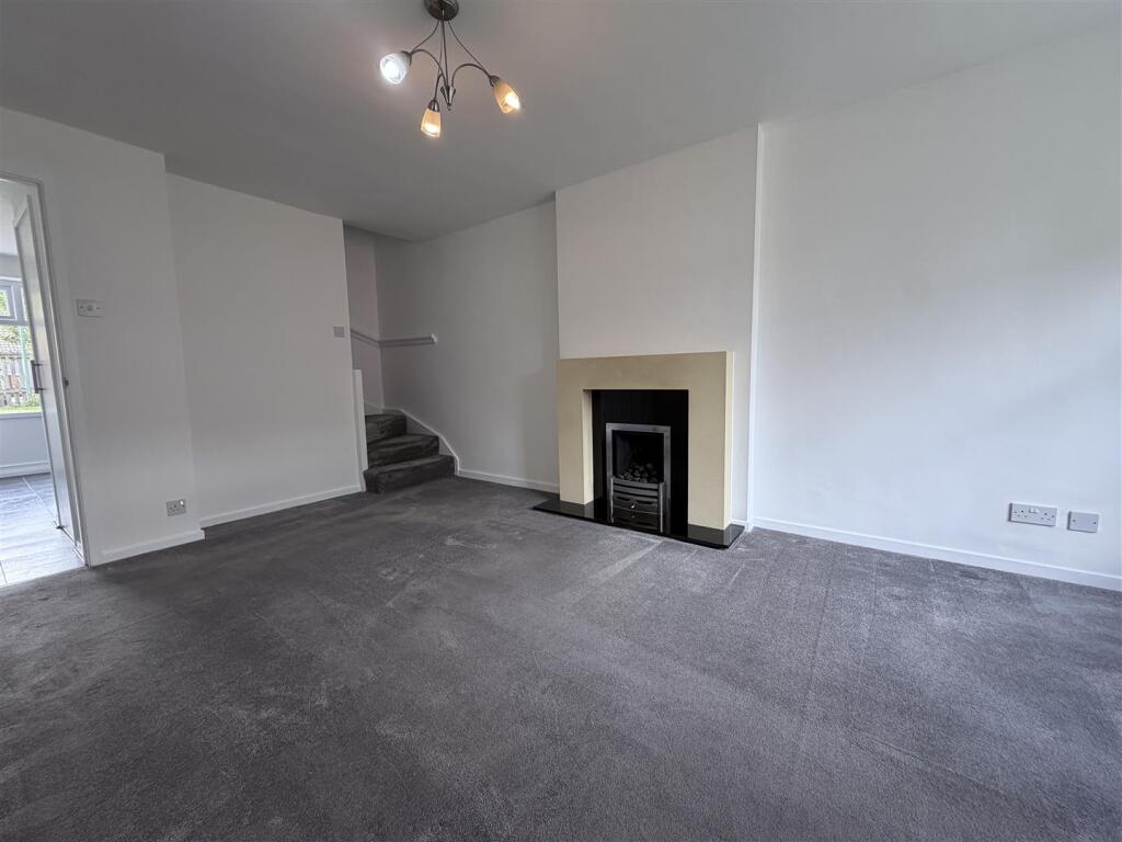 Allerton Grange Croft,  Gledhow, LS8 photo 2