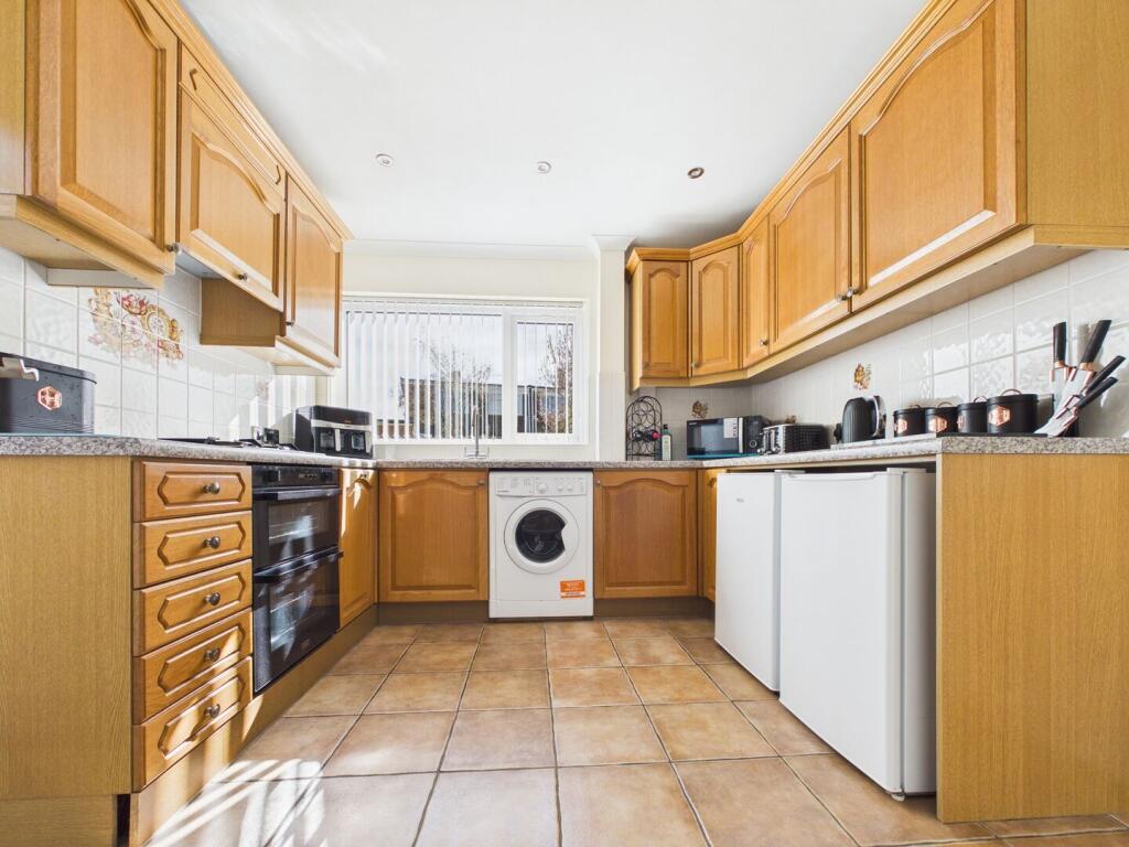 House in Newport - View 4