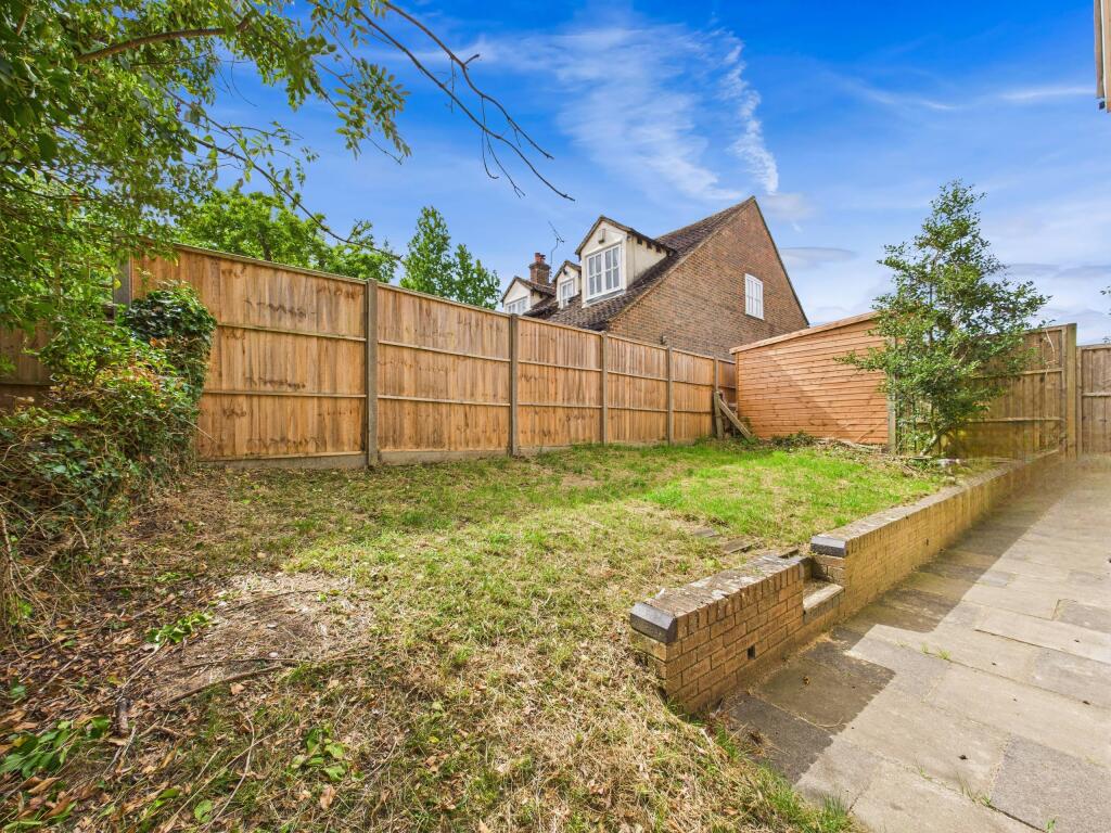 Apartment in Hemel Hempstead - View 5