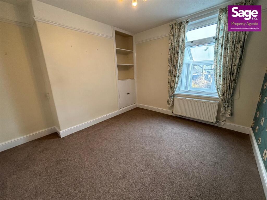 Victoria Street, Griffithstown, Pontypool photo 4