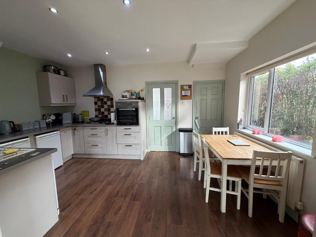 Main image of property: Lomond Rd, Hull, HU5 5BN